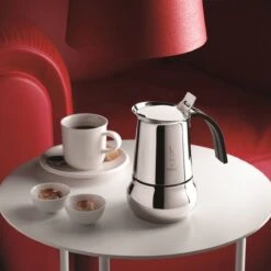 Kitty -Vico ambientata